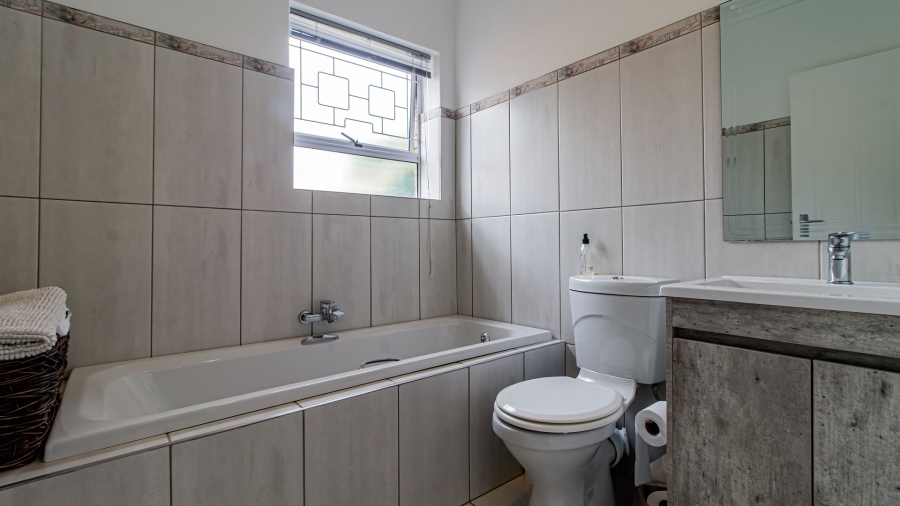 To Let 3 Bedroom Property for Rent in Lovemore Heights Estate Eastern Cape